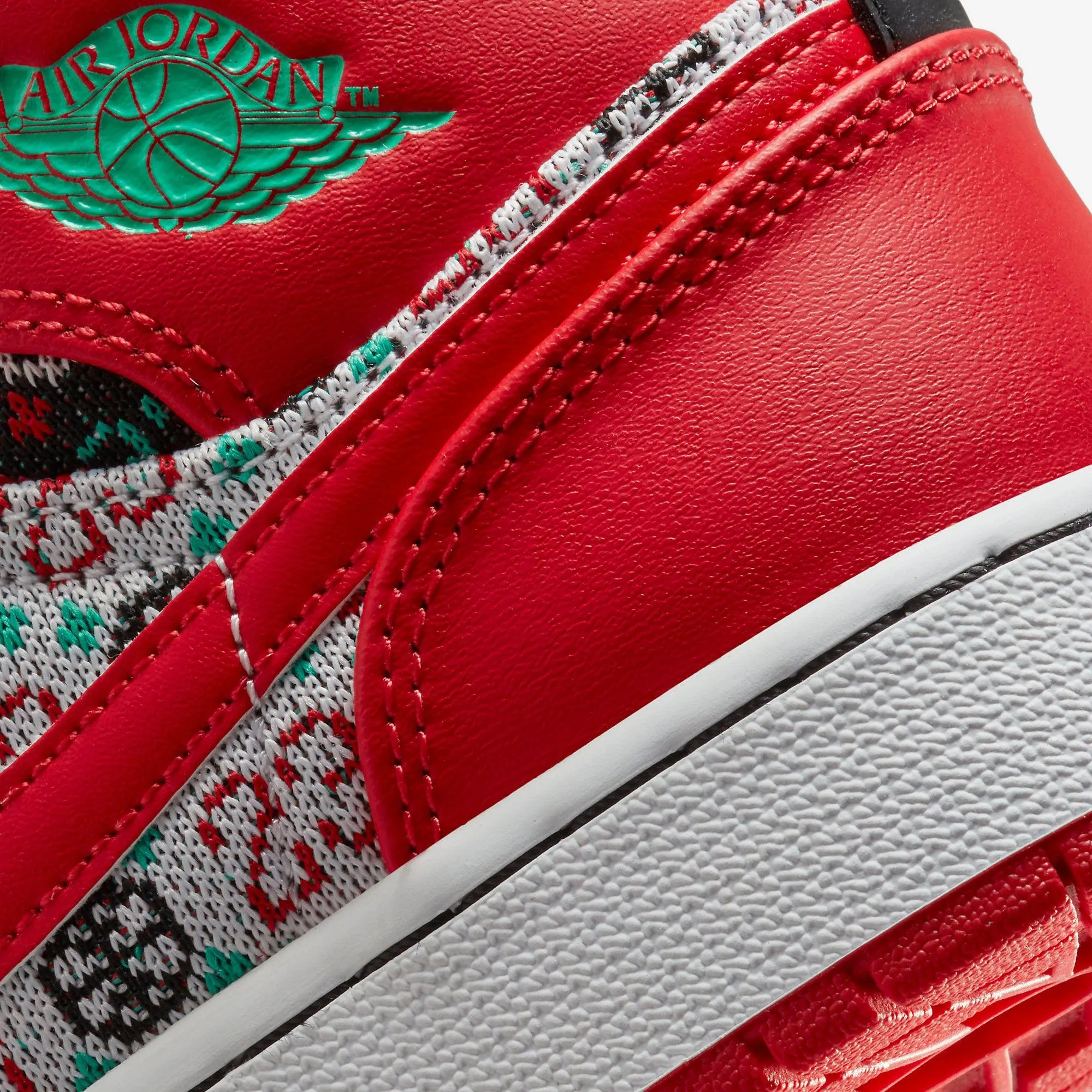 (GS) Air Jordan 1 Mid SE 'Ugly Christmas Sweater' (2021) DM1208-150