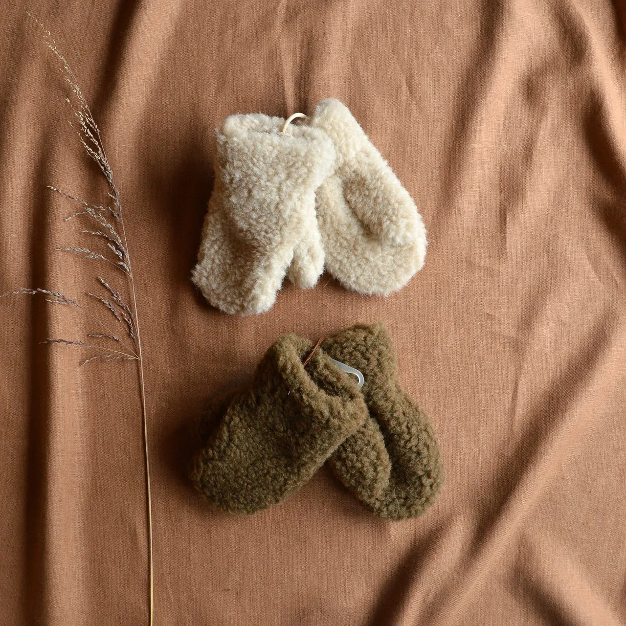 Mittens - 100% Wool Teddy Fleece - Beige (9m-8y)