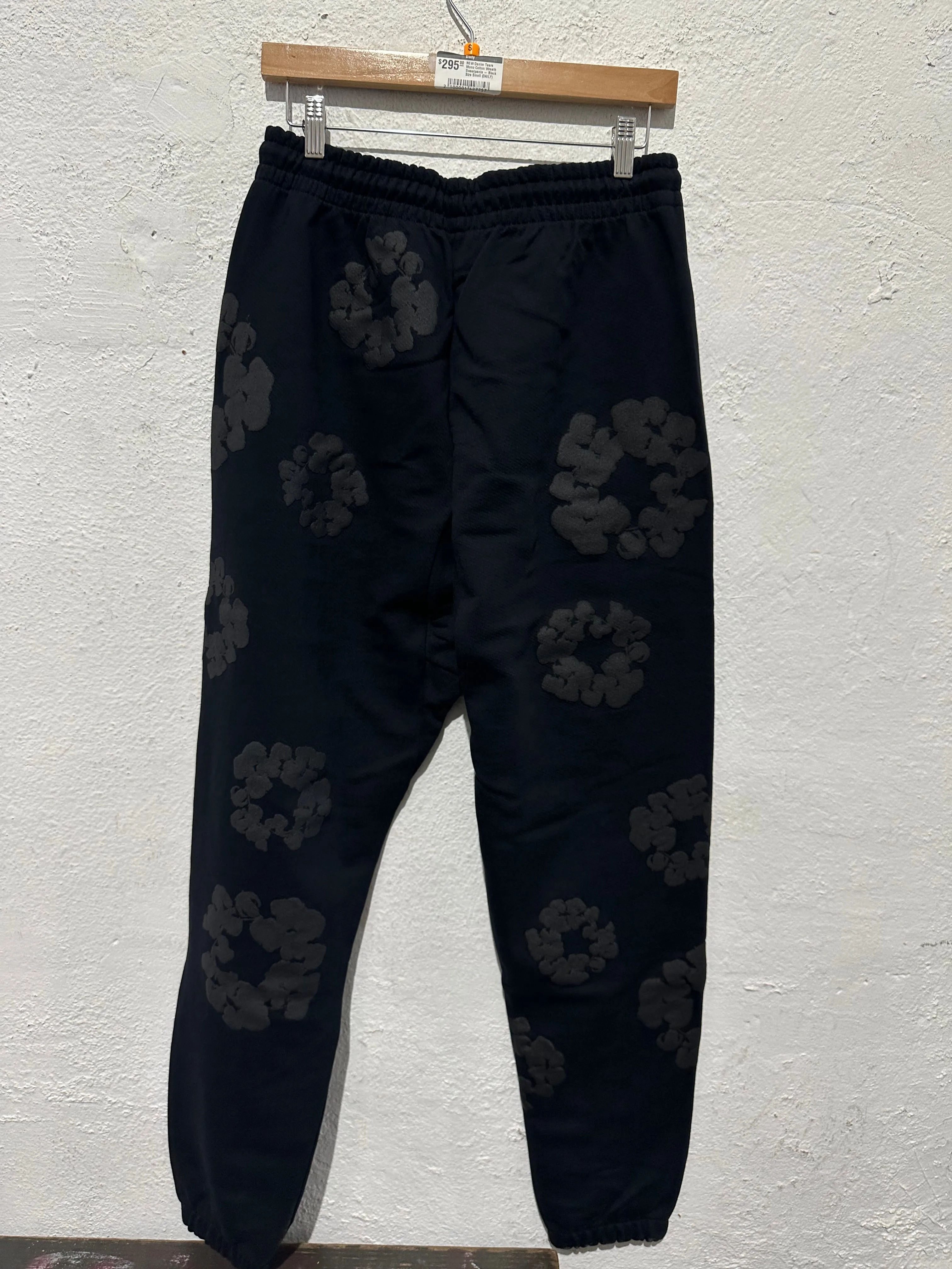 Black Denim Tears Mono Wreath-Design Cotton Sweatpants - New