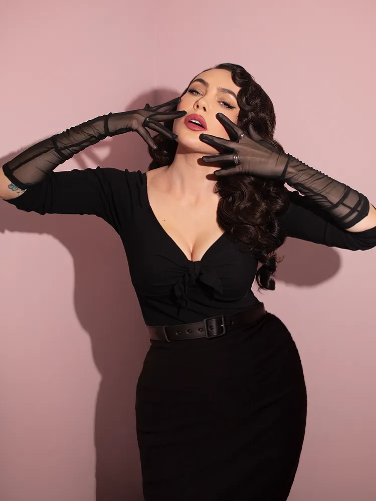 Vintage-Inspired Sheer Mesh Gloves in Black